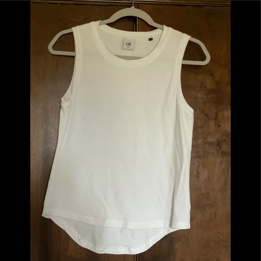 Sleeveless CAbi tee